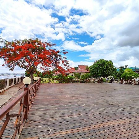 Attran Hotel Mawlamyine Exterior photo