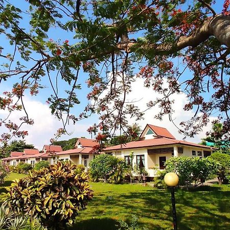 Attran Hotel Mawlamyine Exterior photo