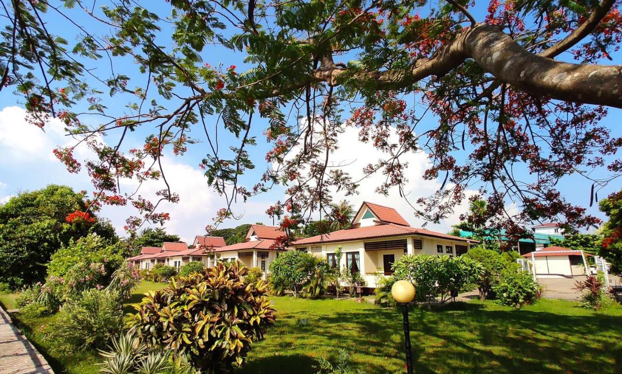 Attran Hotel Mawlamyine Exterior photo